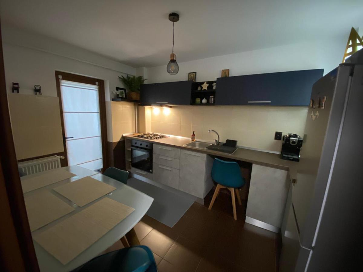 Aparthotel City Center Targu Ocna Bagian luar foto